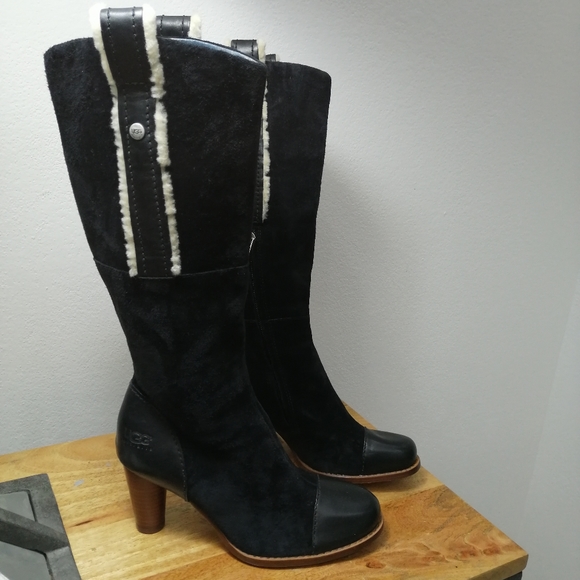 Ugg boots - Picture 1 of 12